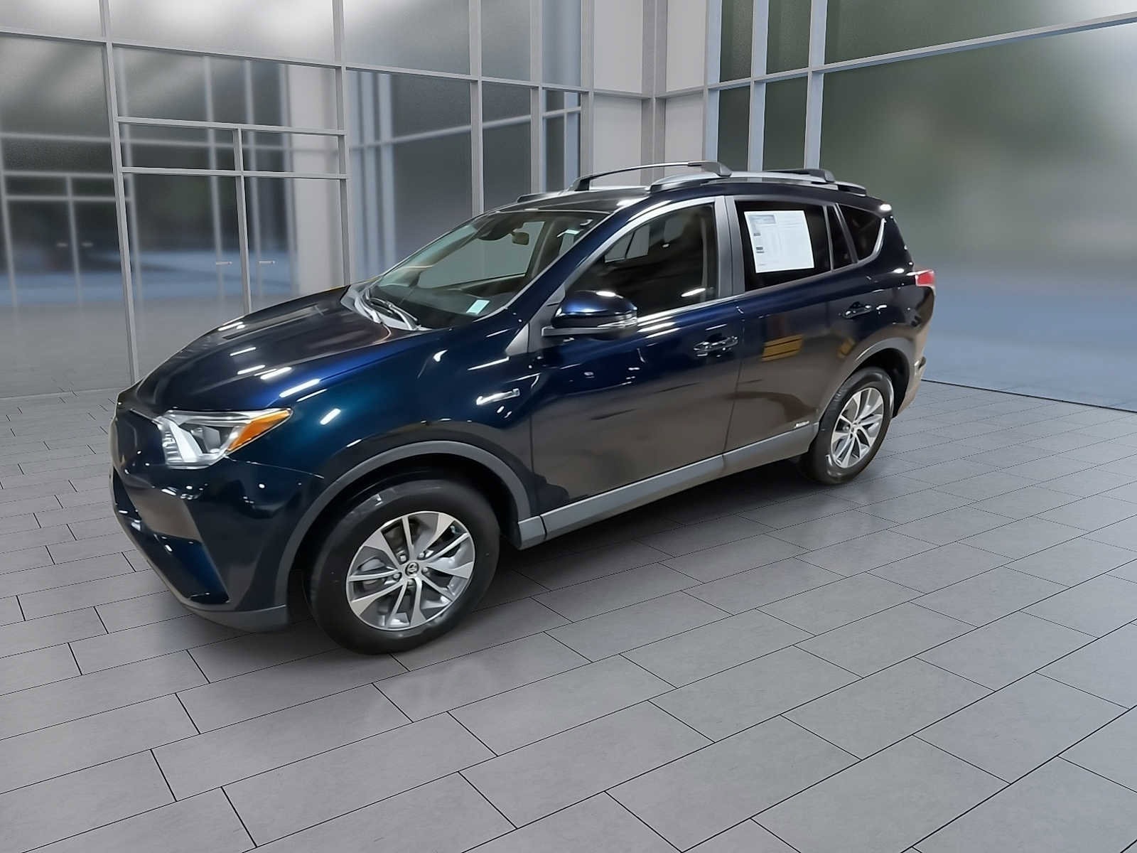 Thumbnail: 2018 Toyota RAV4 - 4