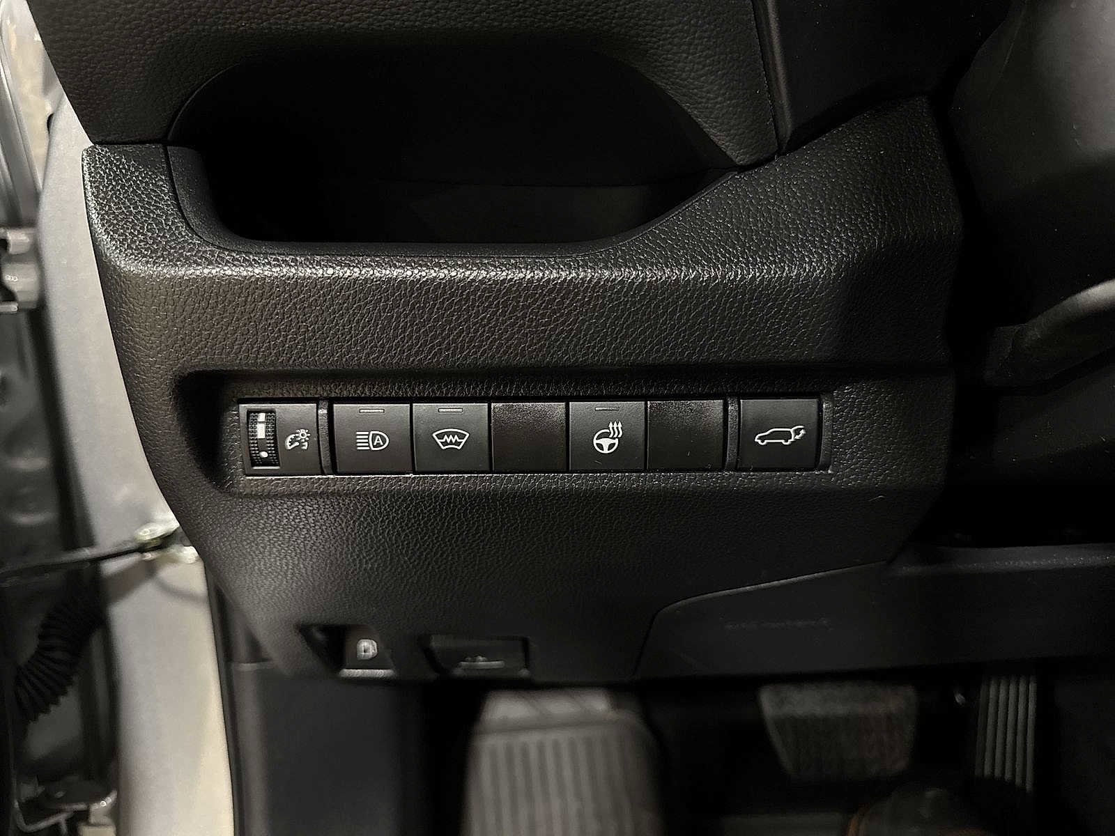 Thumbnail: 2025 Toyota RAV4 - 32