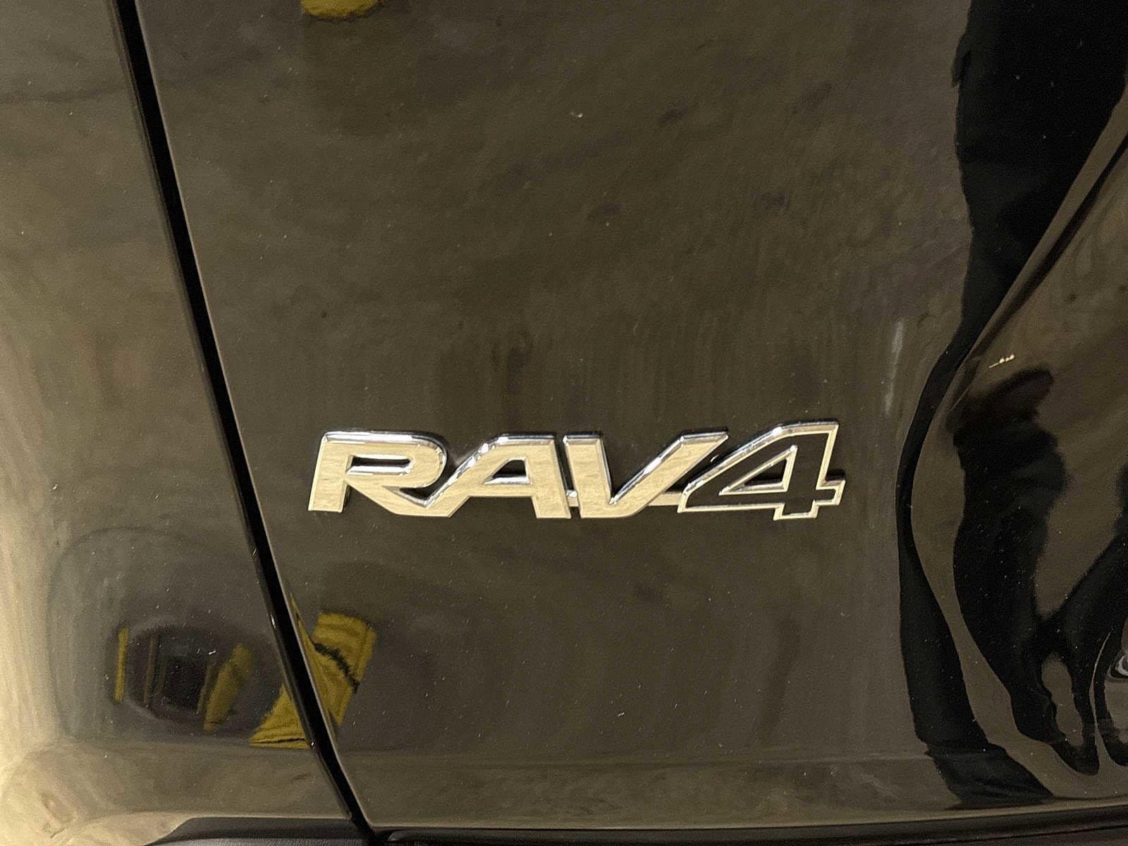 Thumbnail: 2019 Toyota RAV4 - 24