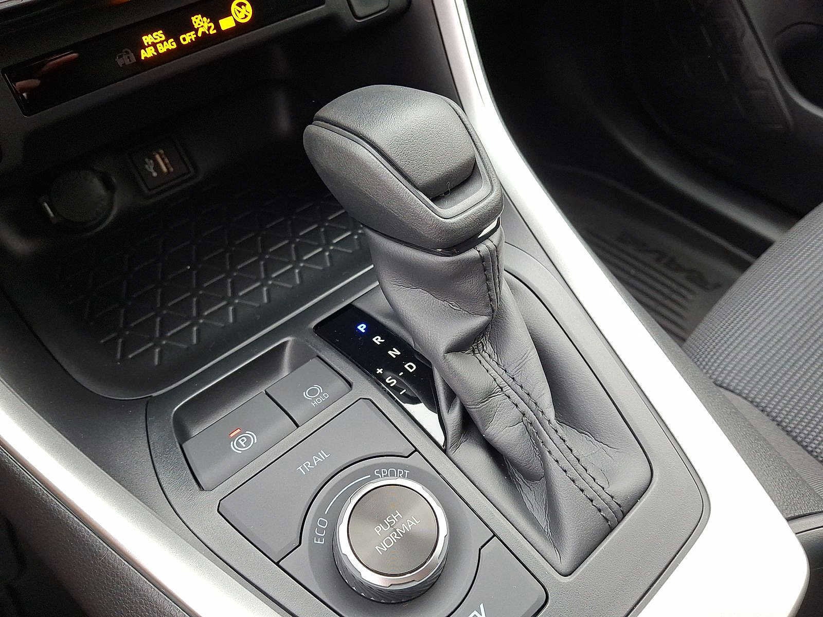 Thumbnail: 2025 Toyota RAV4 - 15