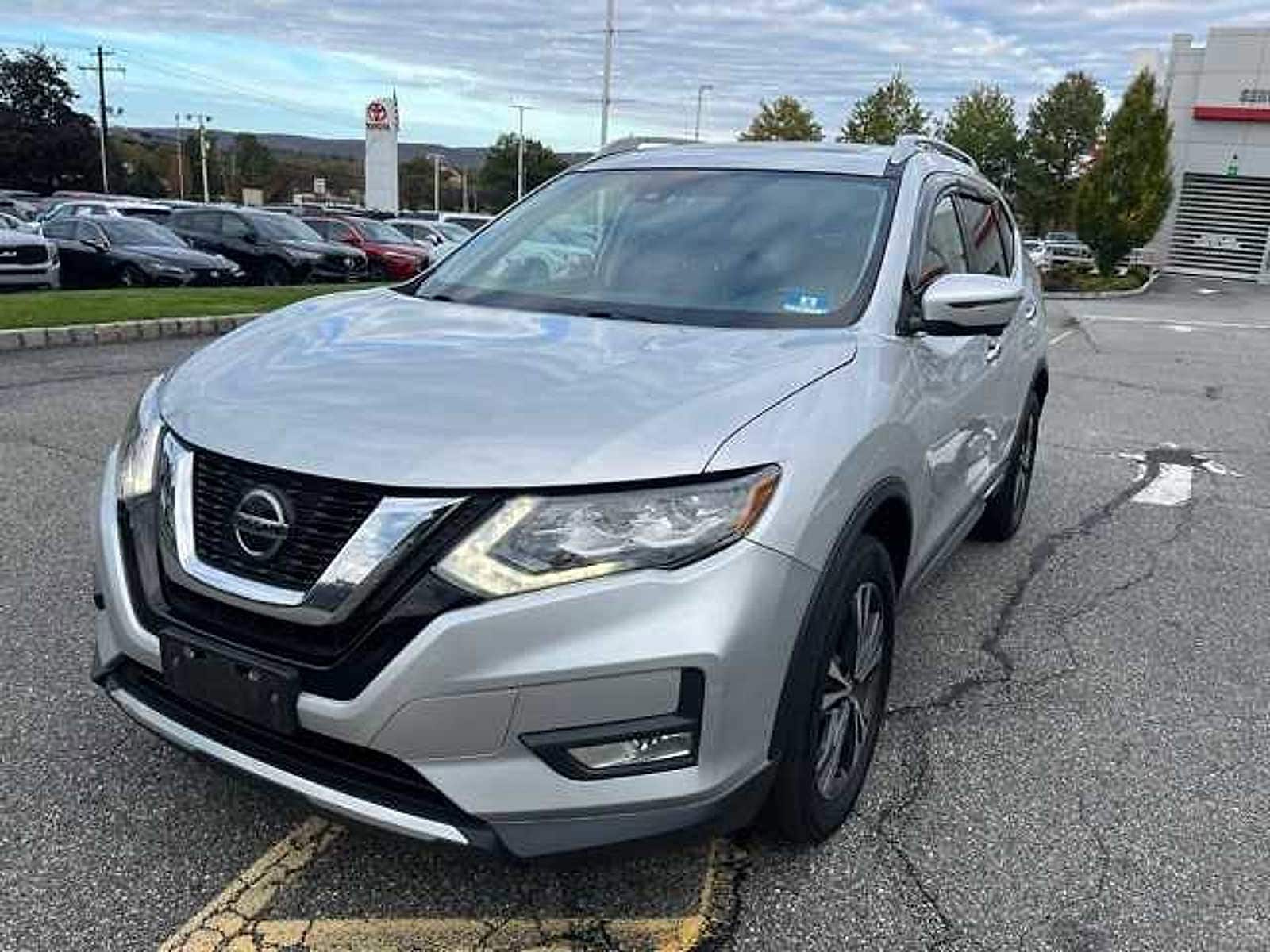 Thumbnail: 2018 Nissan Rogue - 1
