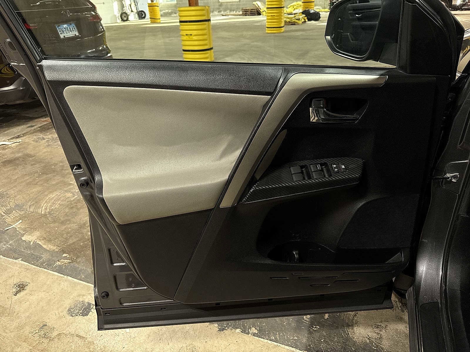 Thumbnail: 2014 Toyota RAV4 - 29