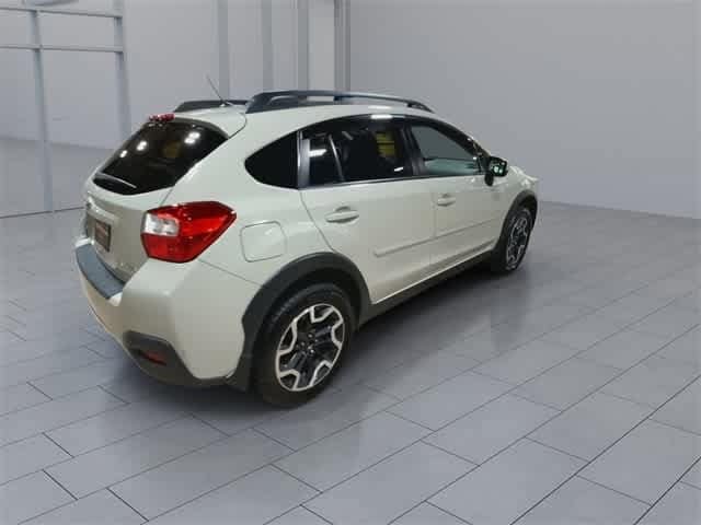 Thumbnail: 2016 Subaru Crosstrek - 8