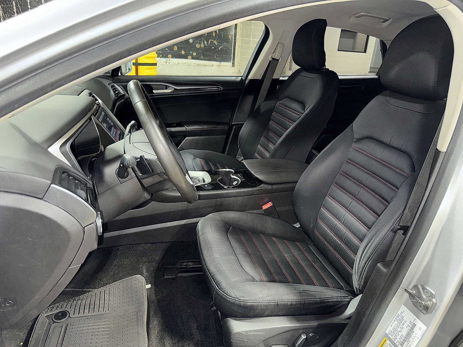 Thumbnail: 2015 Ford Fusion - 14