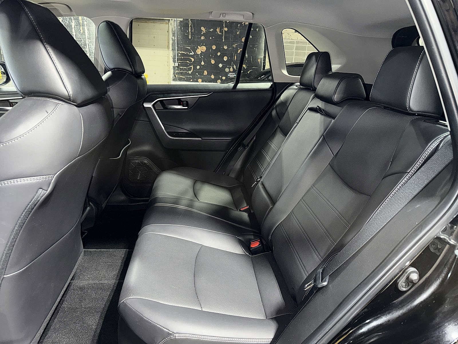 Thumbnail: 2023 Toyota RAV4 - 17