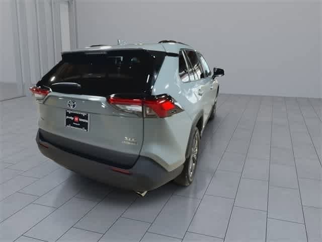 Thumbnail: 2023 Toyota RAV4 - 8