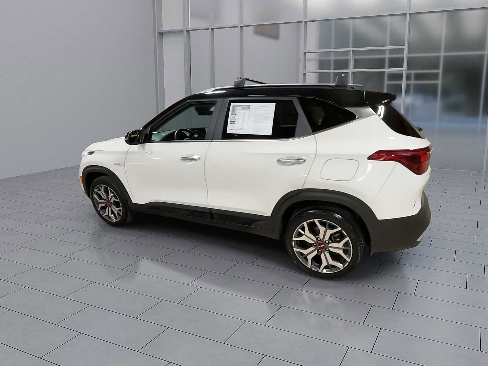 Thumbnail: 2022 Kia Seltos - 6