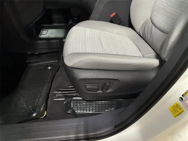 Thumbnail: 2022 Toyota Sienna - 24