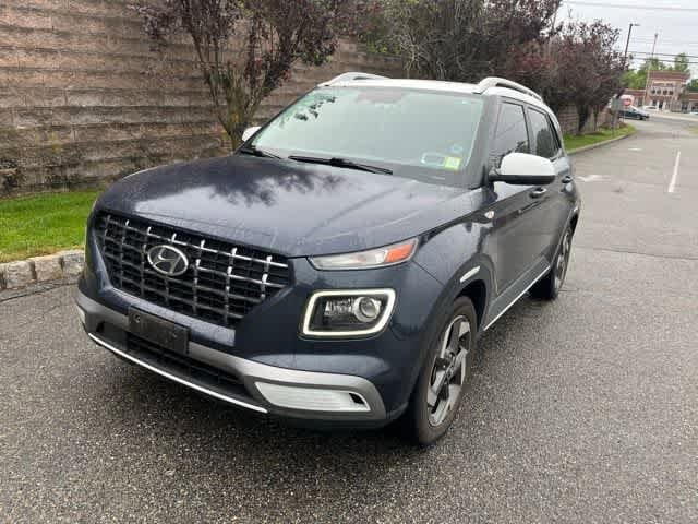 2023 Hyundai Venue Limited IVT's photo