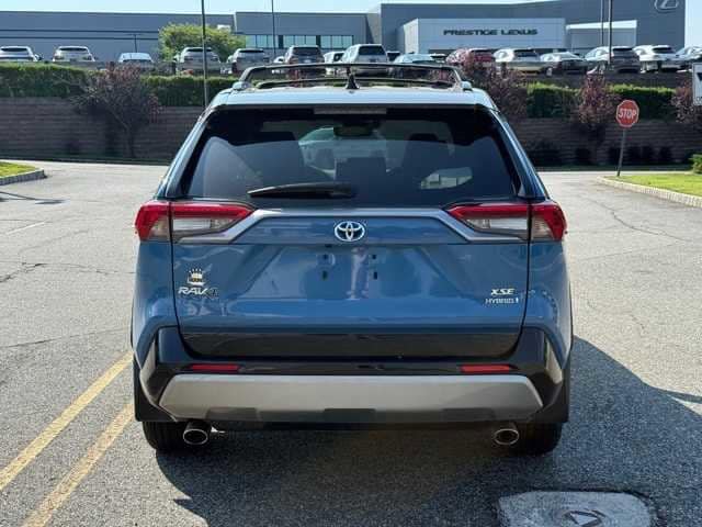 Thumbnail: 2022 Toyota RAV4 - 5
