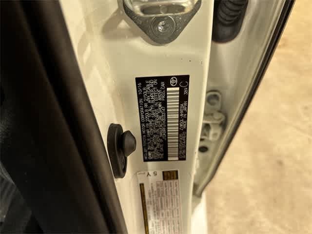 Thumbnail: 2017 Toyota Prius - 14