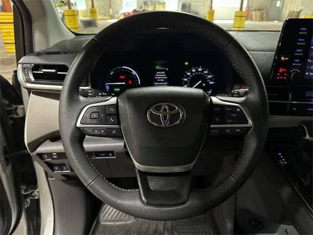 Thumbnail: 2022 Toyota Sienna - 19