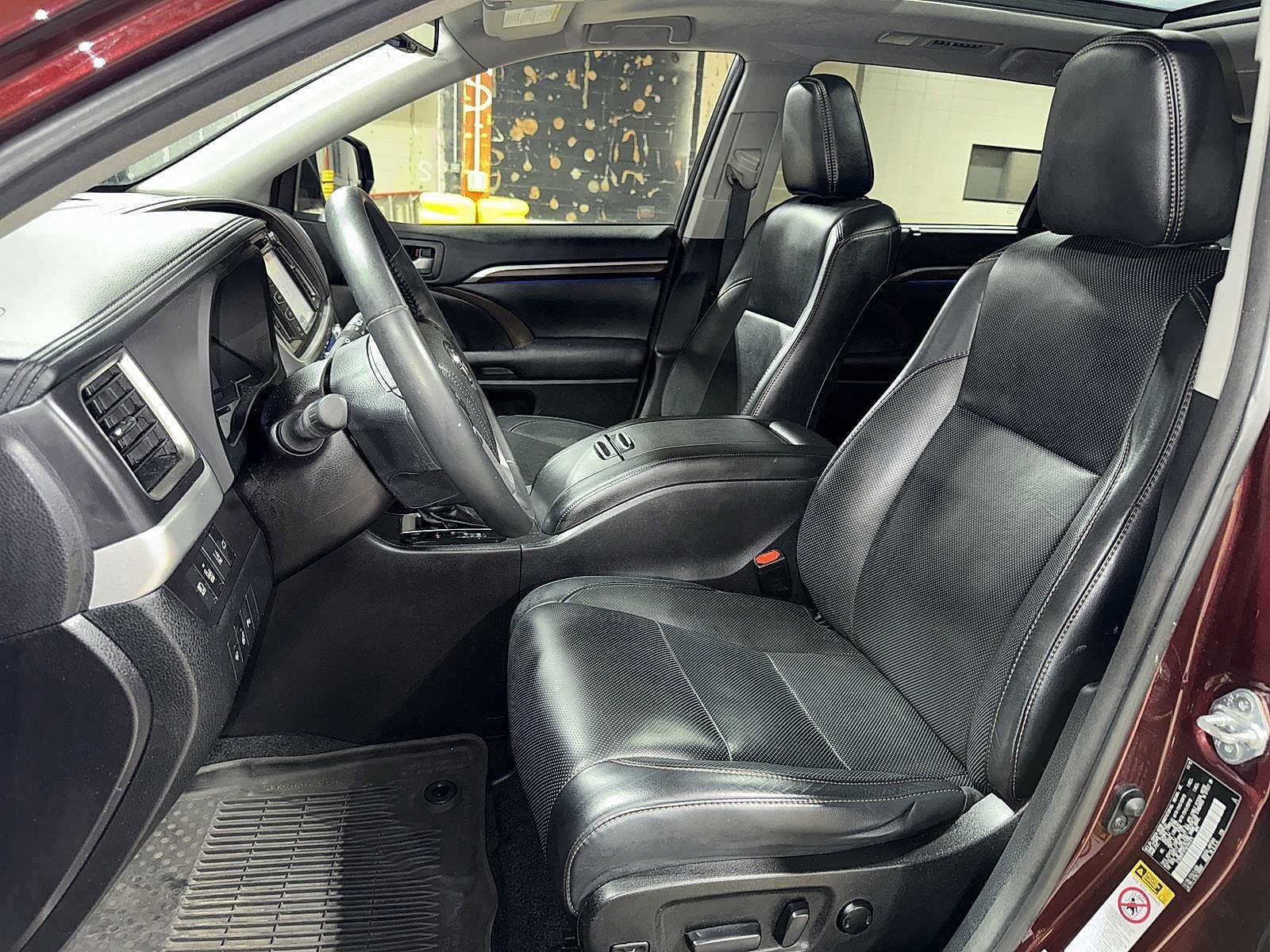 Thumbnail: 2016 Toyota Highlander - 15