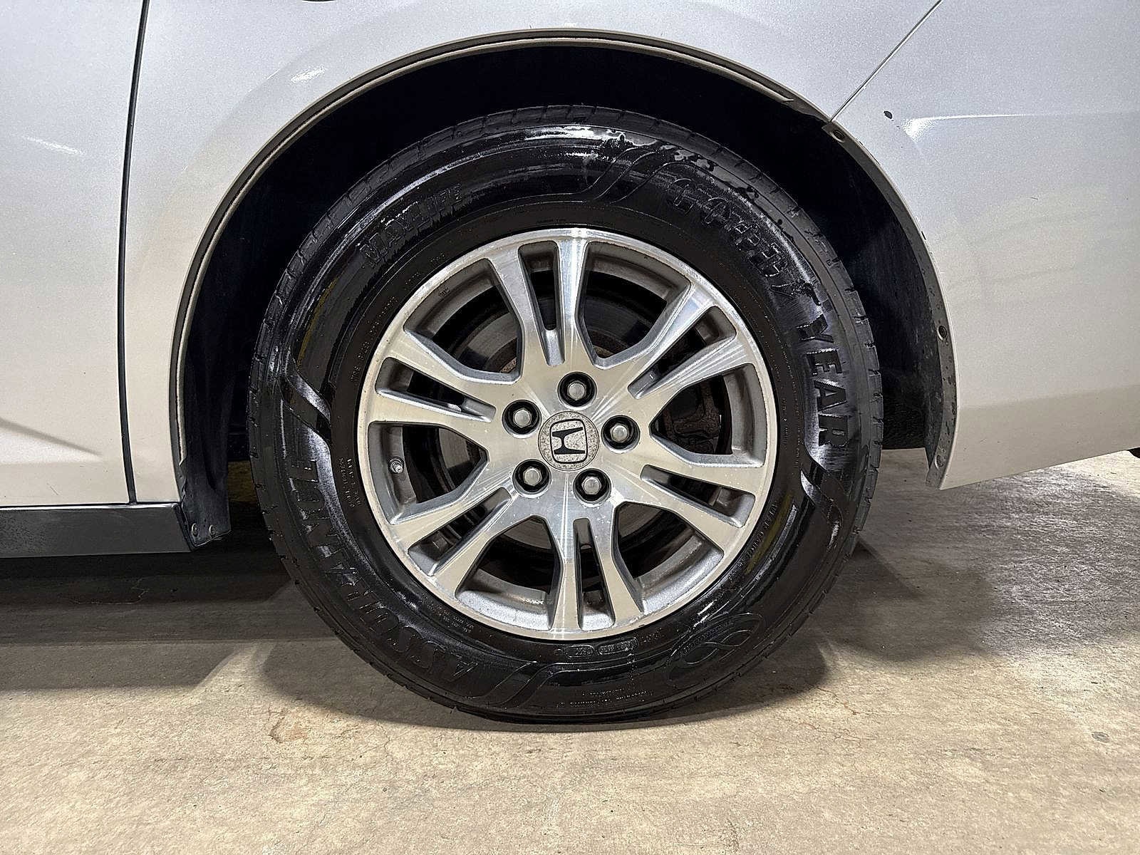 Thumbnail: 2012 Honda Odyssey - 10