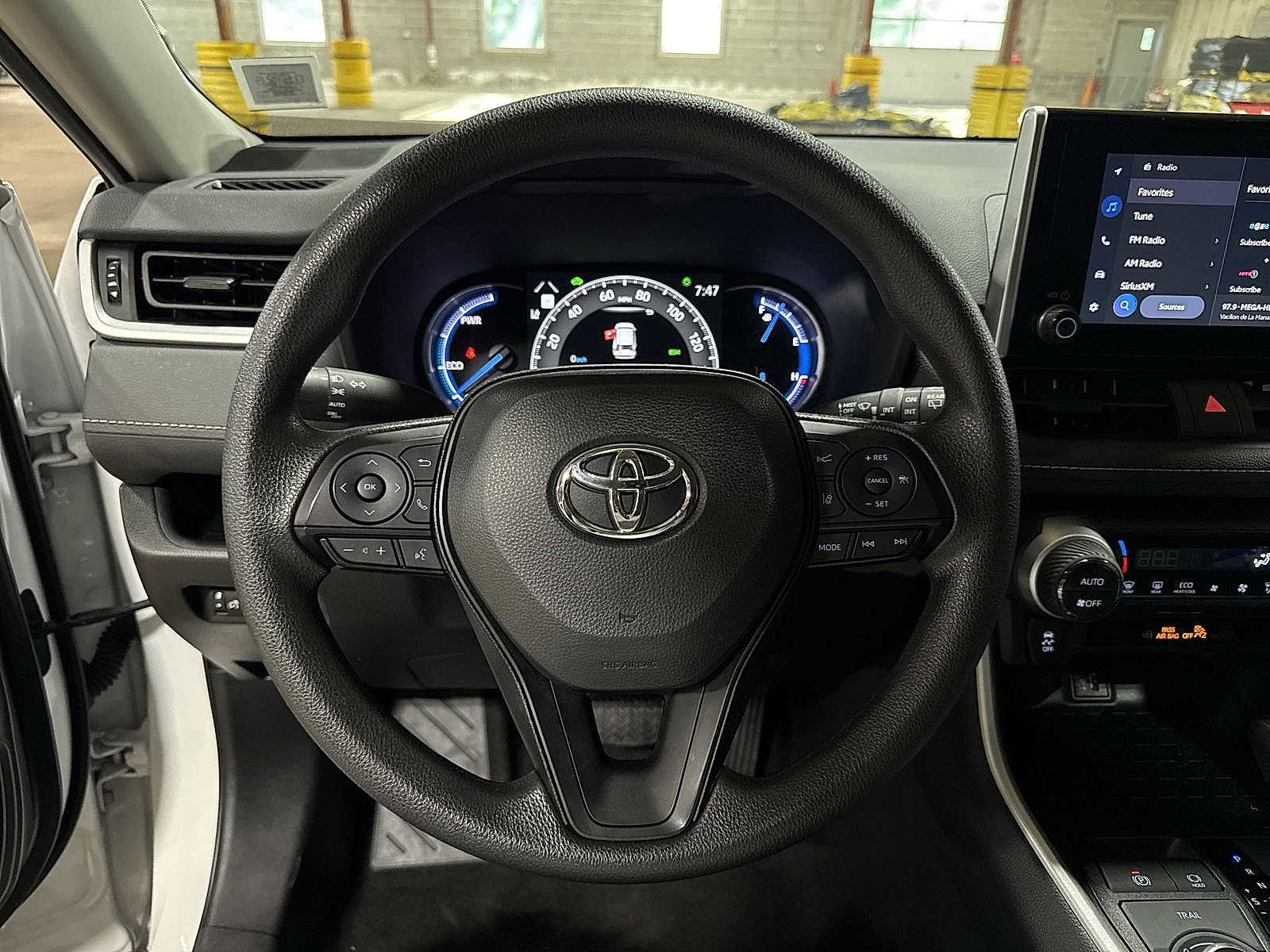 Thumbnail: 2025 Toyota RAV4 - 18