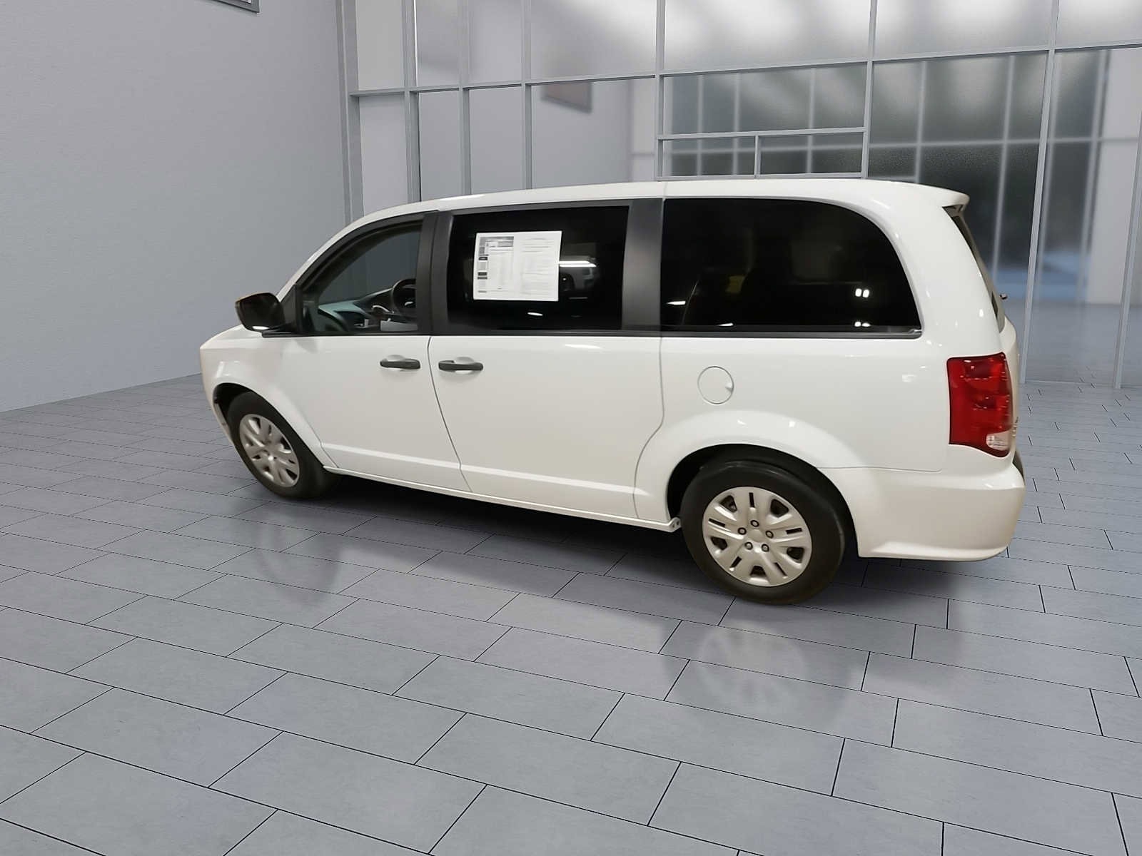 Thumbnail: 2019 Dodge Grand Caravan - 6