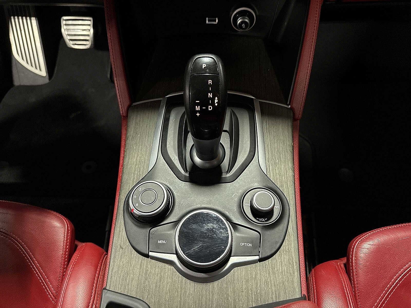 Thumbnail: 2018 Alfa Romeo Stelvio - 33