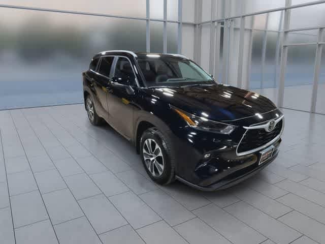 Thumbnail: 2025 Toyota Highlander - 2