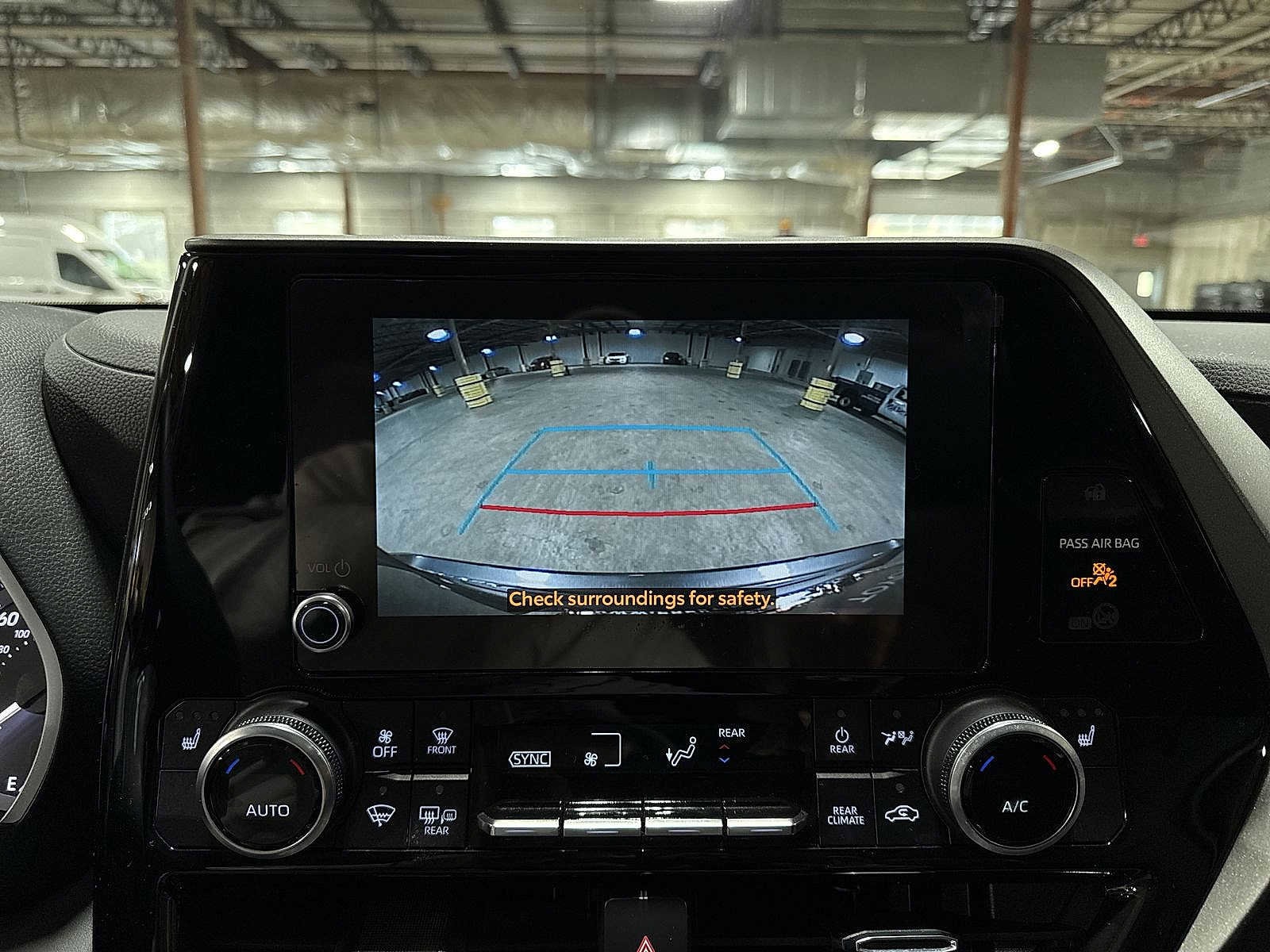 Thumbnail: 2023 Toyota Highlander - 26