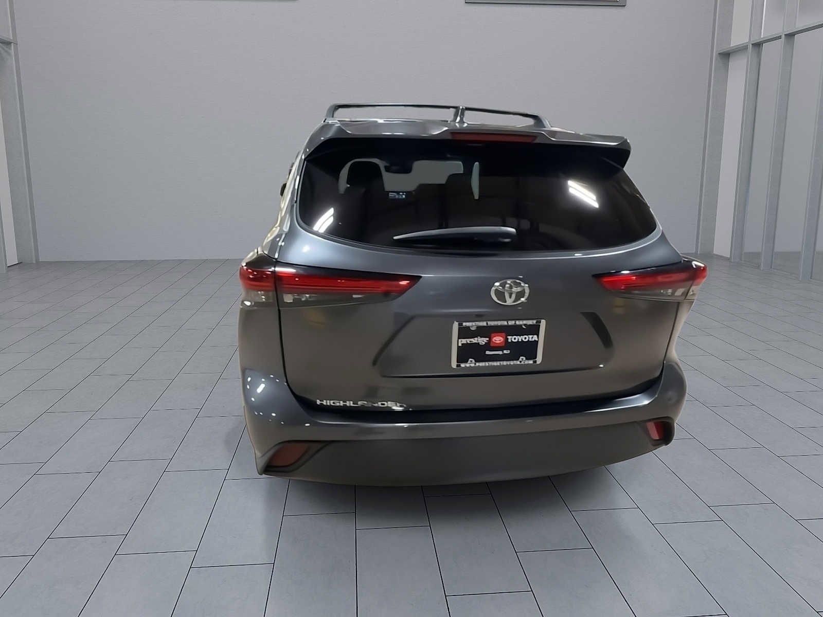 Thumbnail: 2022 Toyota Highlander - 7