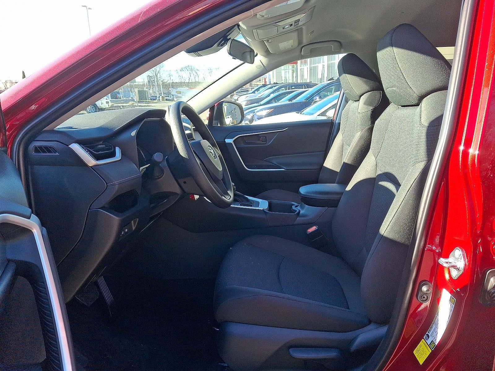 Thumbnail: 2025 Toyota RAV4 - 20