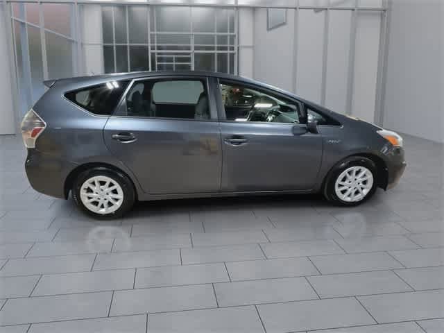 Thumbnail: 2012 Toyota Prius v - 9