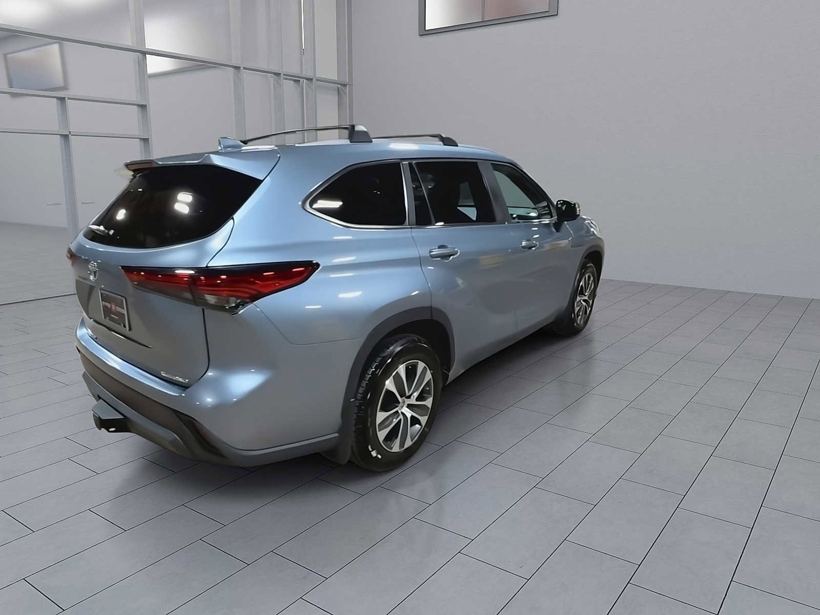 Thumbnail: 2023 Toyota Highlander - 8
