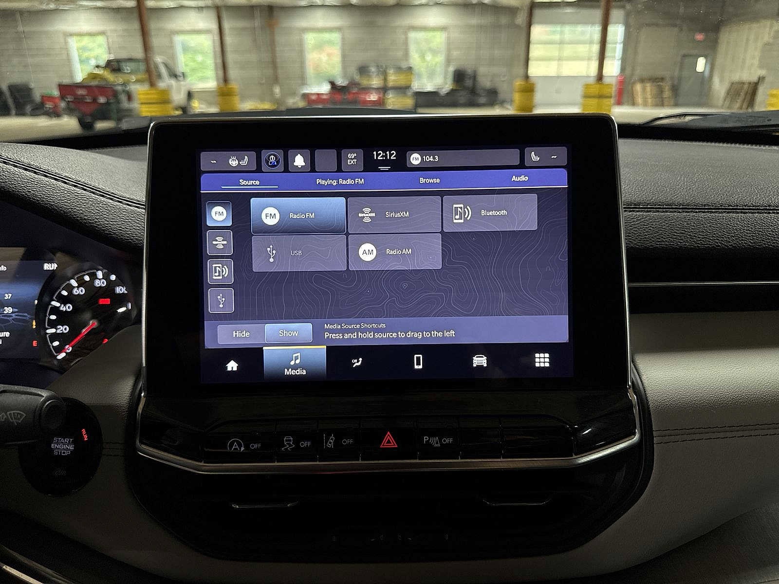 Thumbnail: 2023 Jeep Compass - 20