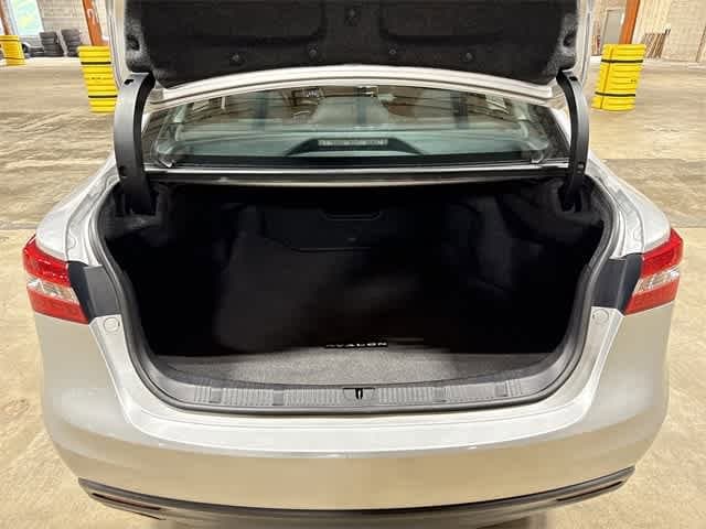 Thumbnail: 2013 Toyota Avalon - 10