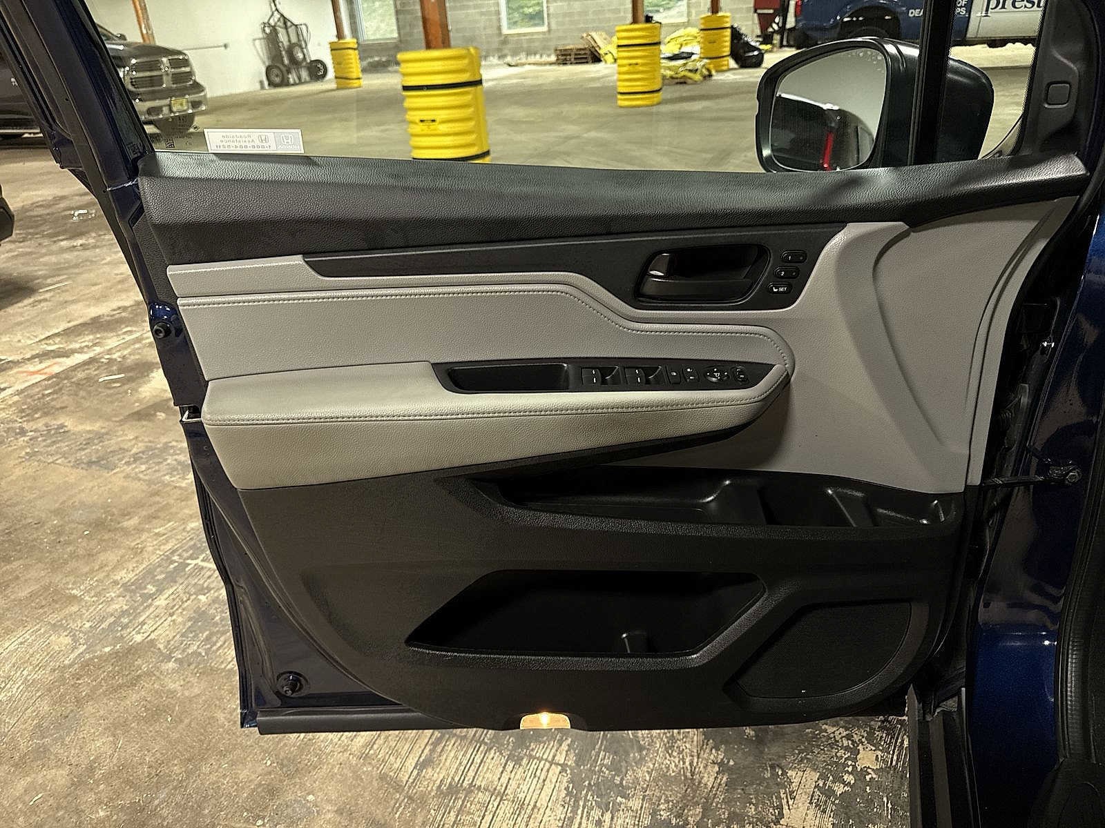 Thumbnail: 2023 Honda Odyssey - 31