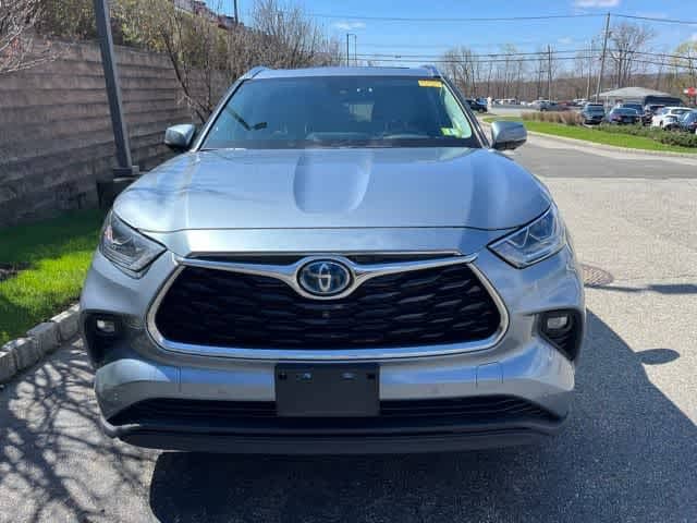Thumbnail: 2023 Toyota Highlander - 2