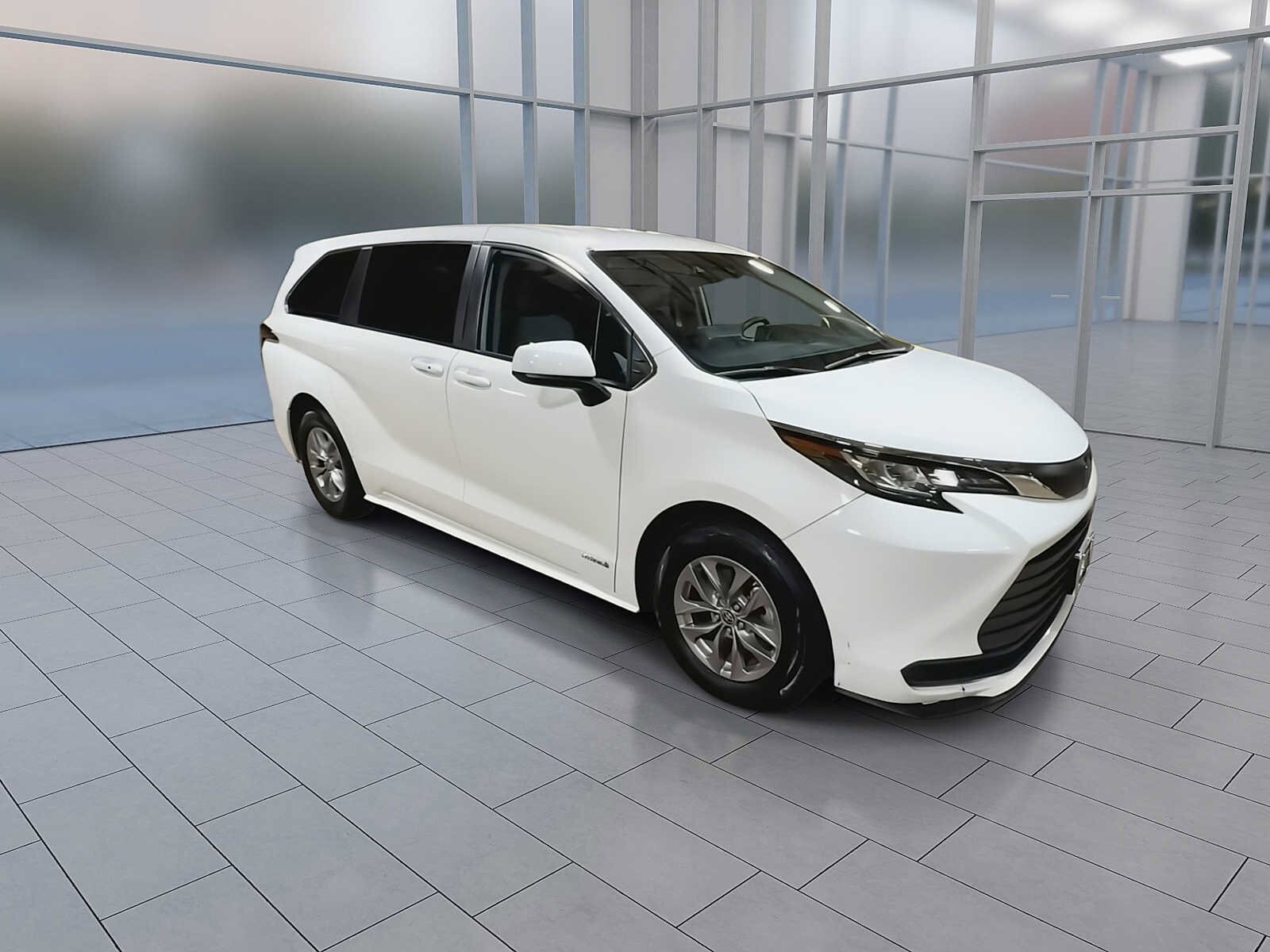 Thumbnail: 2021 Toyota Sienna - 2