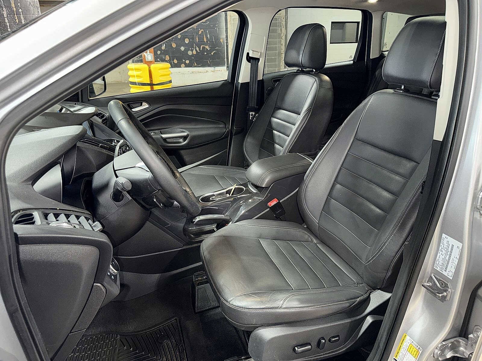 Thumbnail: 2016 Ford Escape - 15