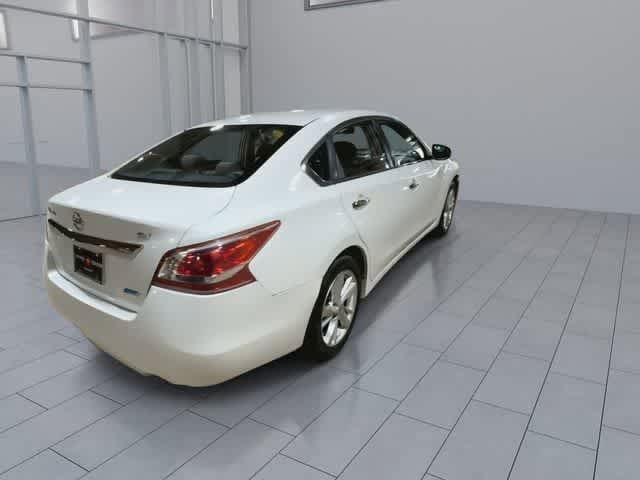 Thumbnail: 2013 Nissan Altima - 8