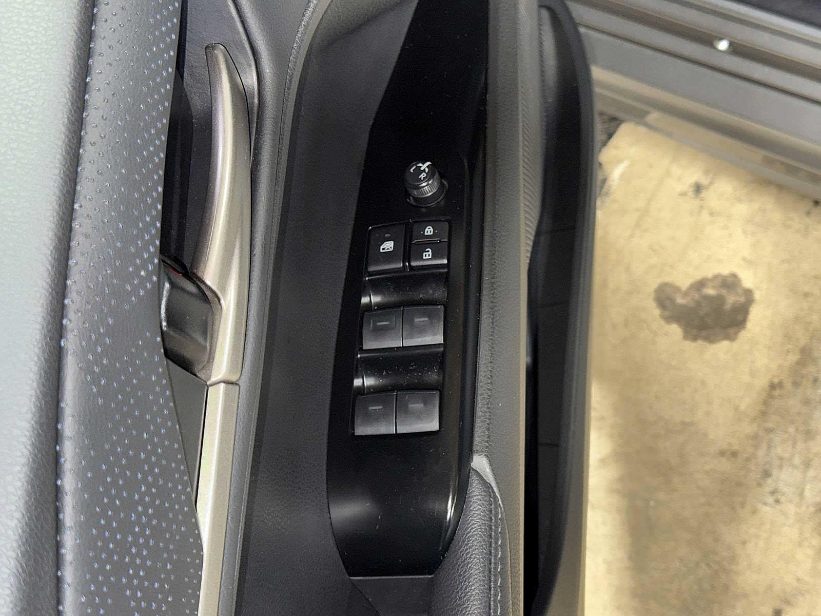 Thumbnail: 2025 Toyota Camry - 22