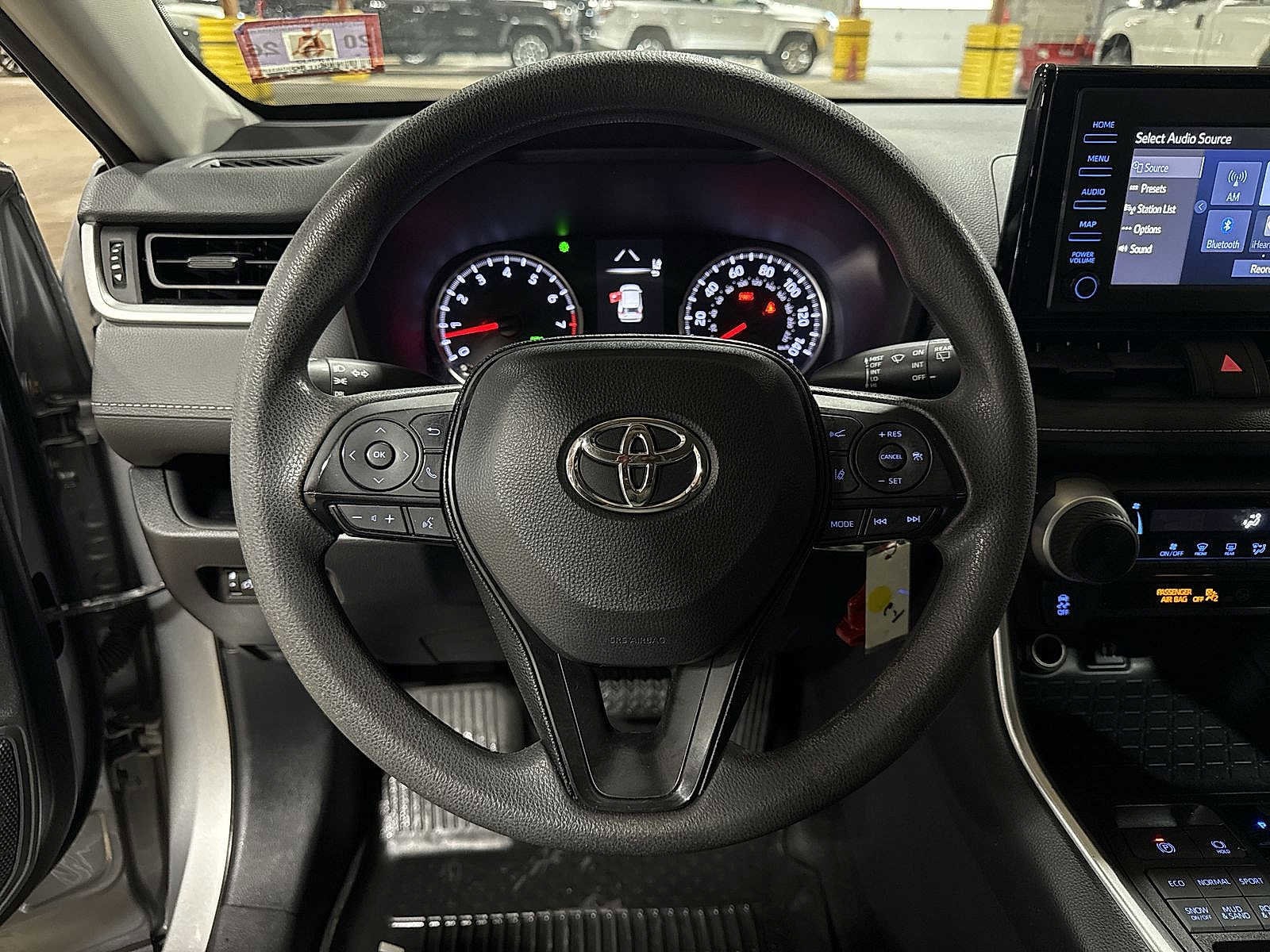 Thumbnail: 2019 Toyota RAV4 - 18