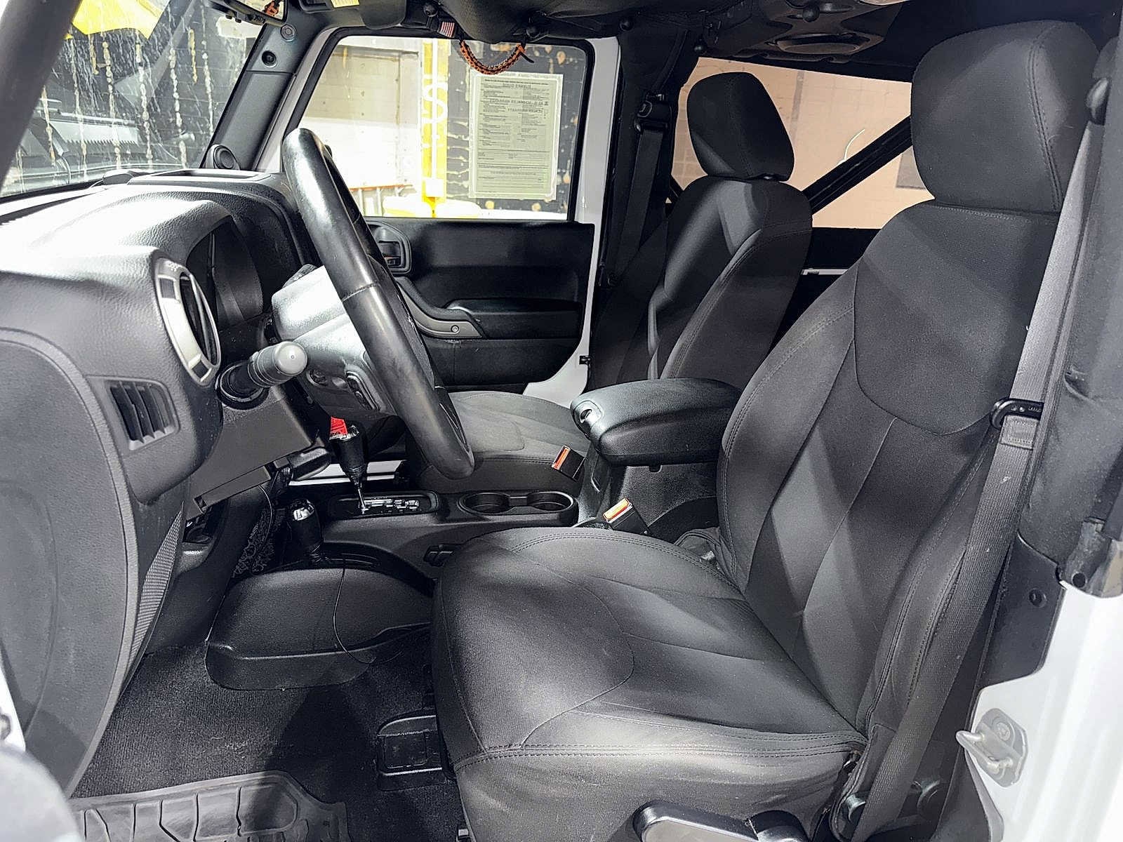 Thumbnail: 2014 Jeep Wrangler - 14