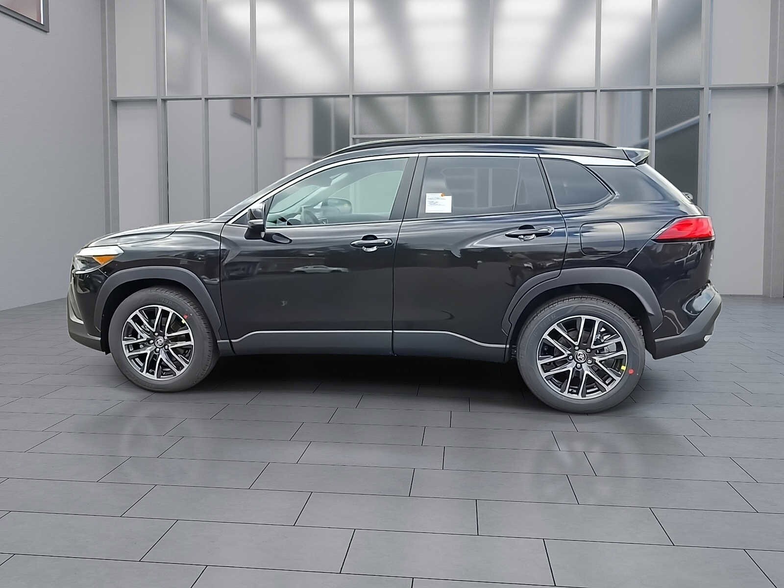 2026 Toyota Corolla Cross XLE photo 2