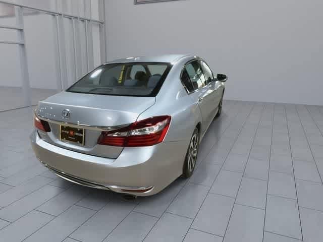 Thumbnail: 2017 Honda Accord - 8