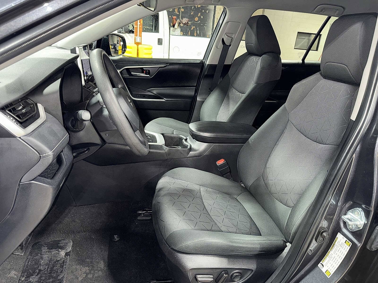 Thumbnail: 2024 Toyota RAV4 - 15