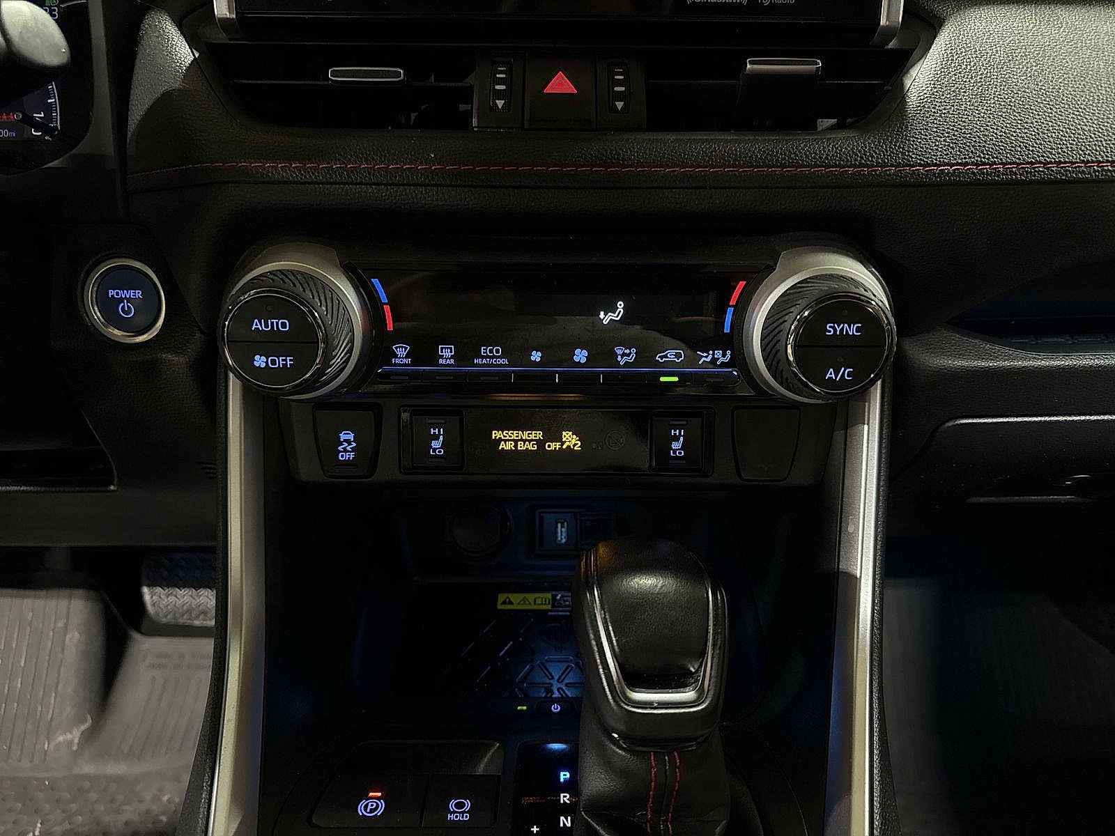 Thumbnail: 2022 Toyota RAV4 - 21