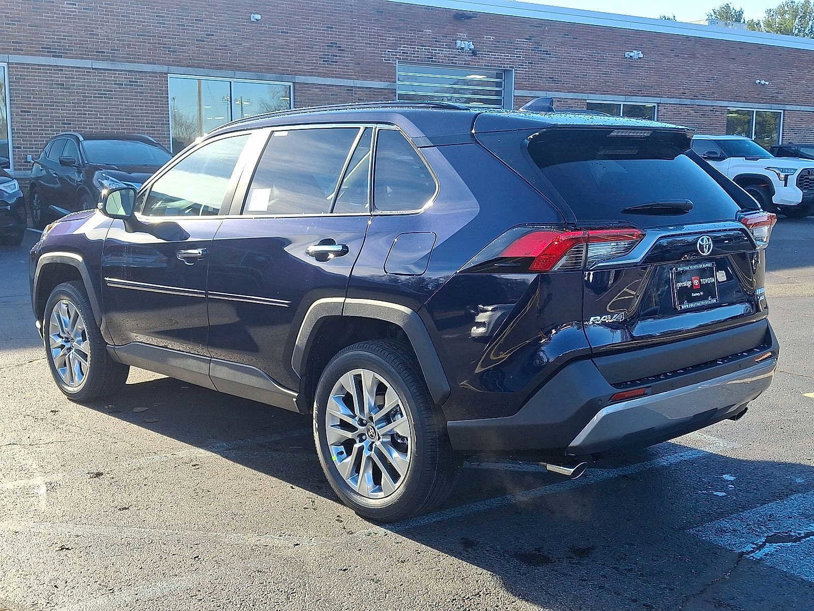 Thumbnail: 2025 Toyota RAV4 - 17