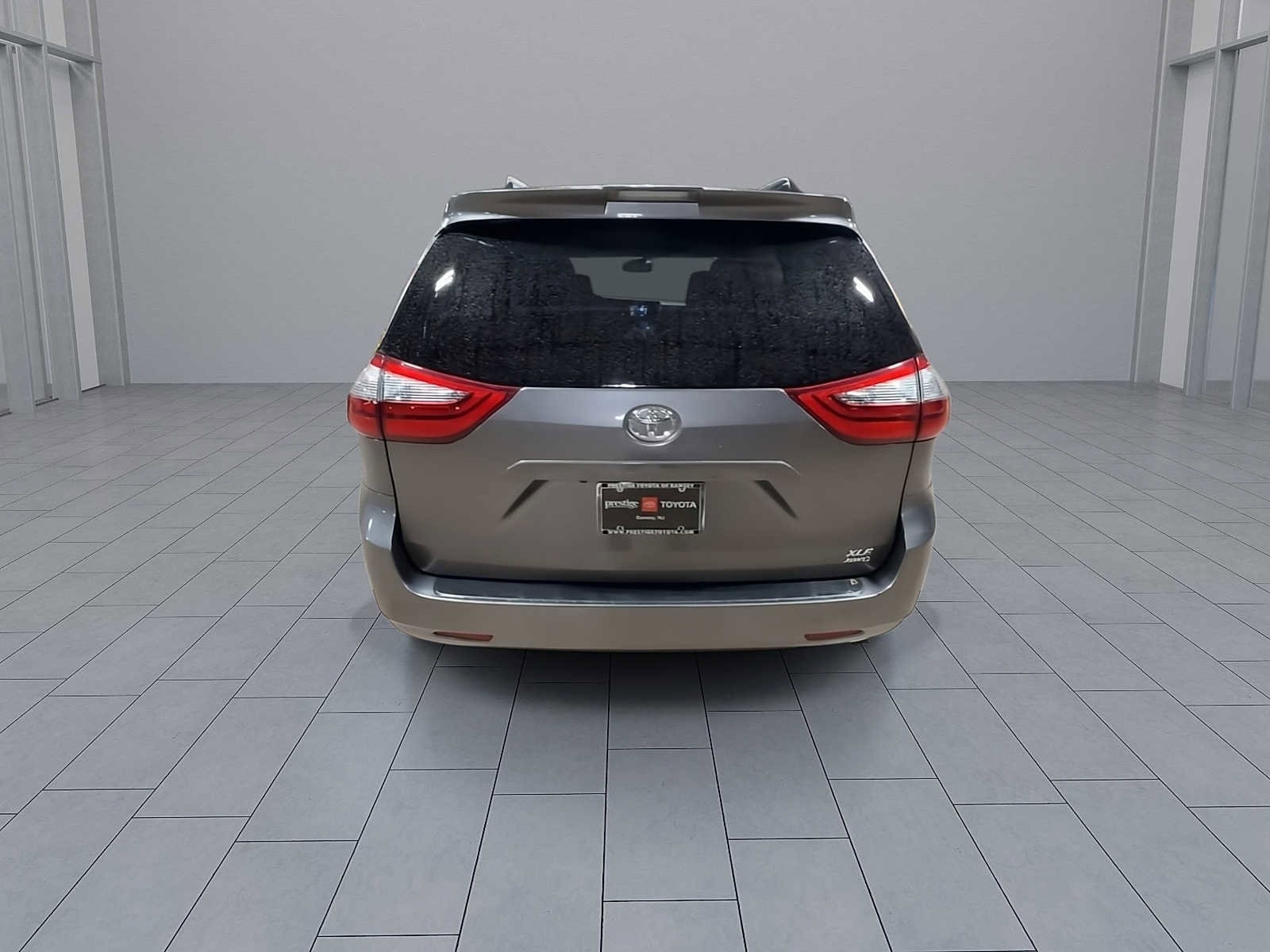 Thumbnail: 2020 Toyota Sienna - 6