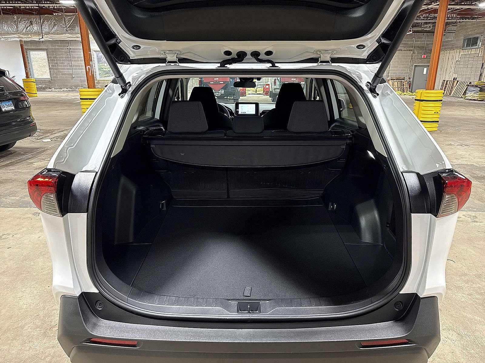 Thumbnail: 2025 Toyota RAV4 - 11