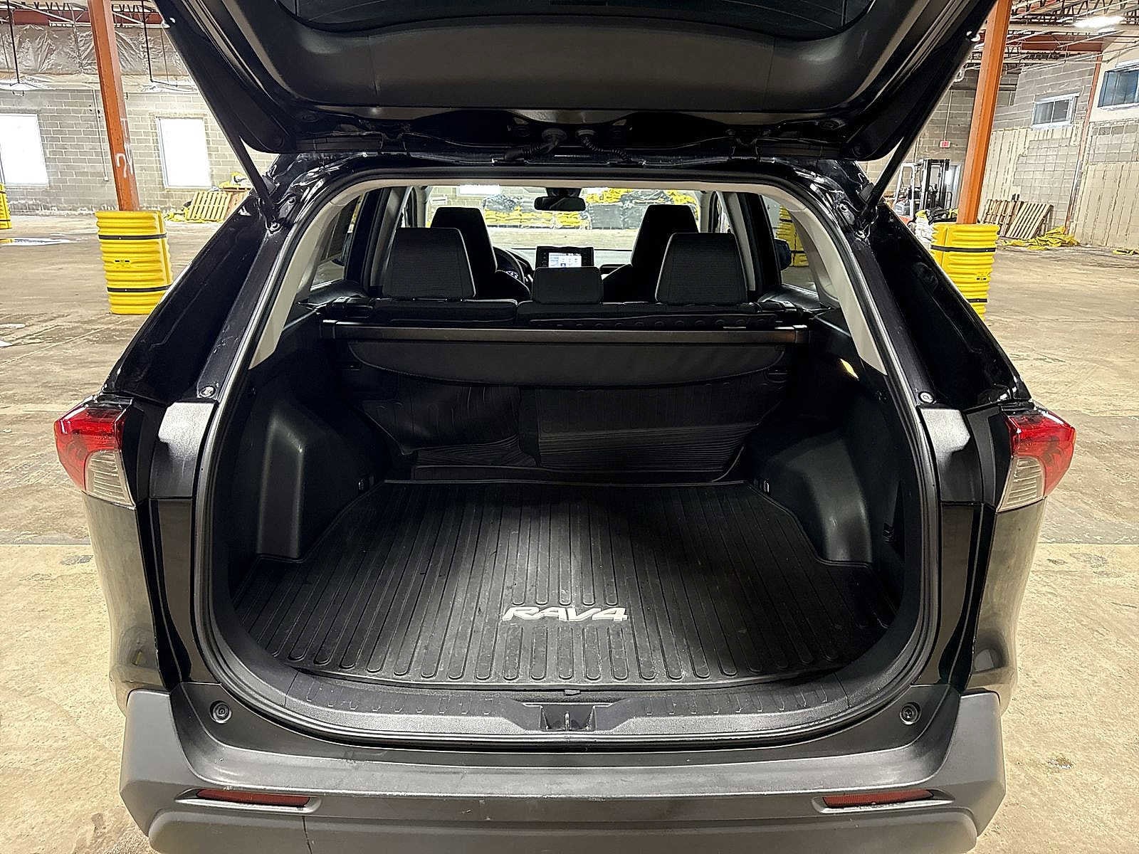 Thumbnail: 2021 Toyota RAV4 - 11