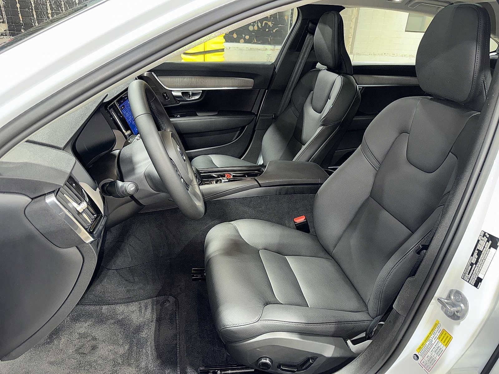 Thumbnail: 2025 Volvo S90 - 15