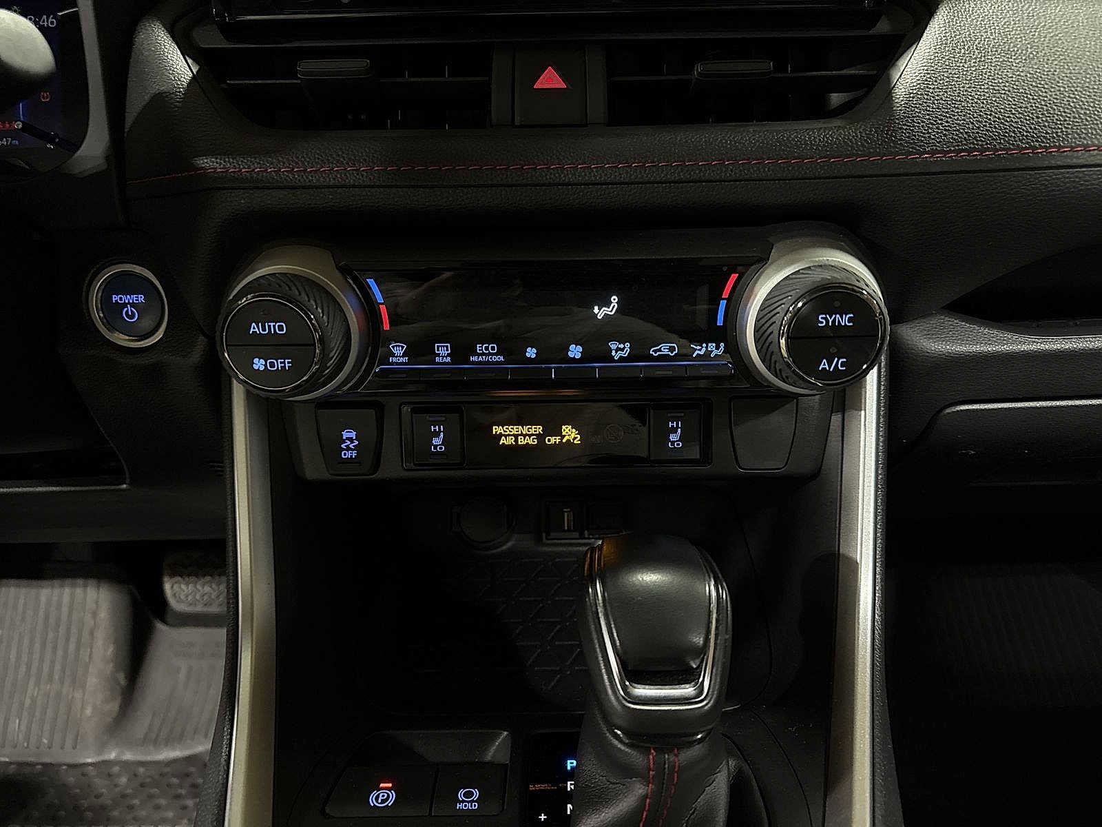 Thumbnail: 2021 Toyota RAV4 - 21