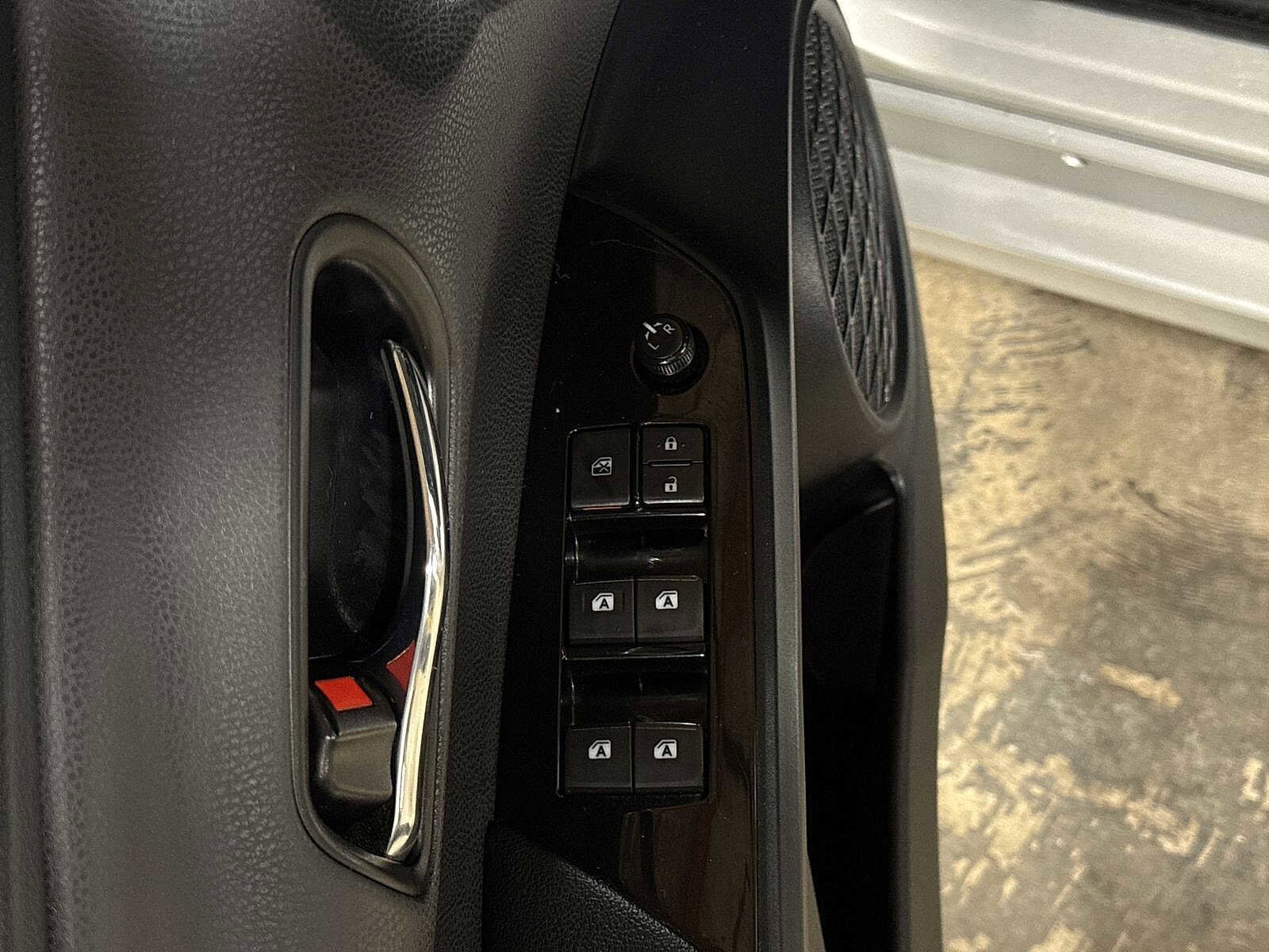 Thumbnail: 2017 Toyota Prius Prime - 23