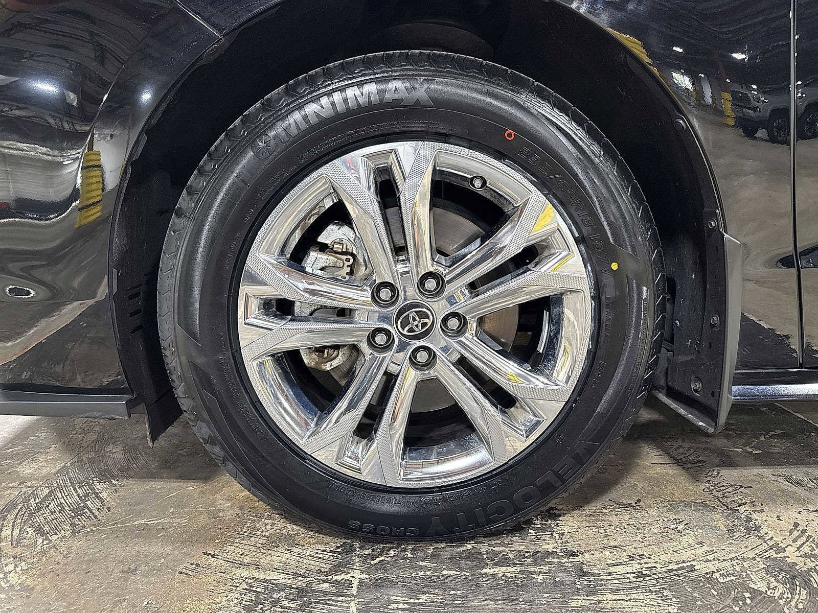 Thumbnail: 2023 Toyota Sienna - 10