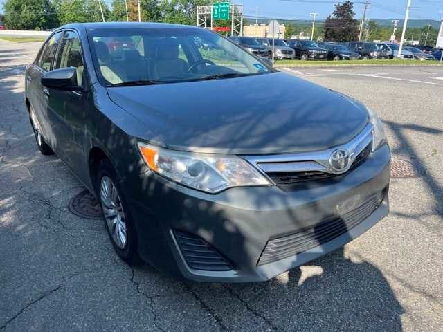 Thumbnail: 2014 Toyota Camry - 3